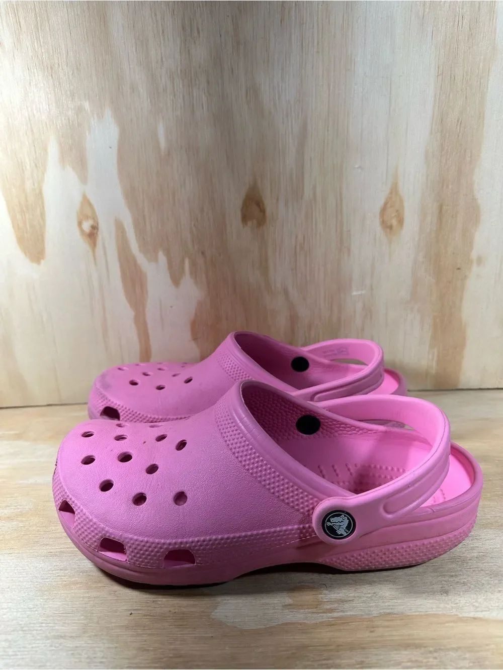 CROCS Classic Clog in Bubblegum Pink Women’s Size 8